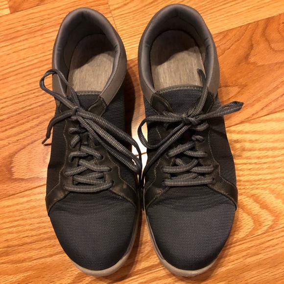 Clarks Shoes - CLARKS CLOUD STEPPERS GREY SNEAKERS SZ10